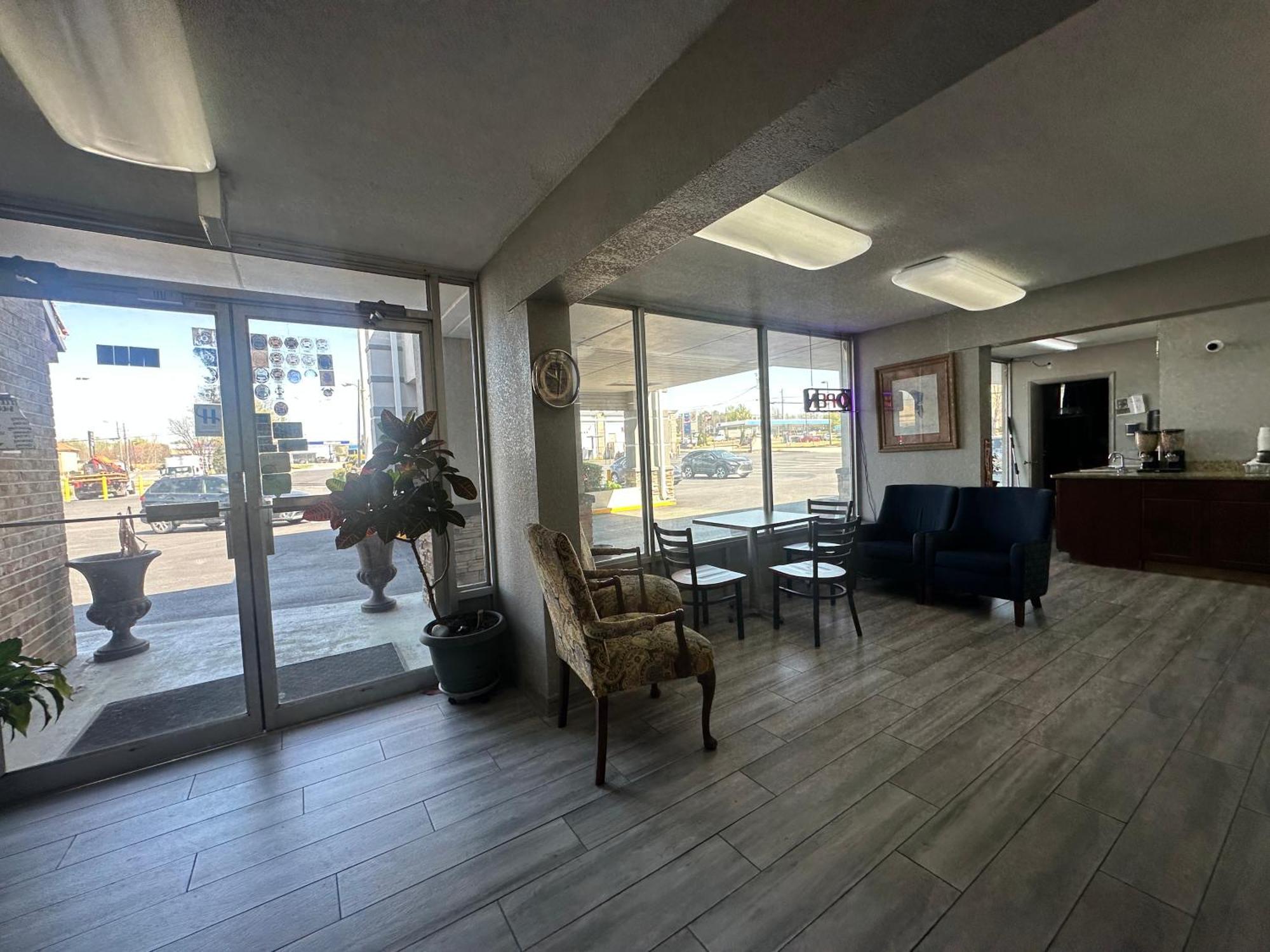 Executive Inn Locust Grove By Capital O Екстериор снимка